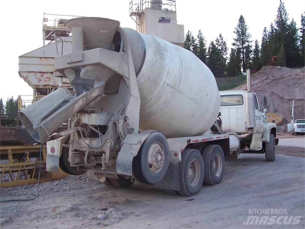 Ford LT9000 Автобетоносмесители