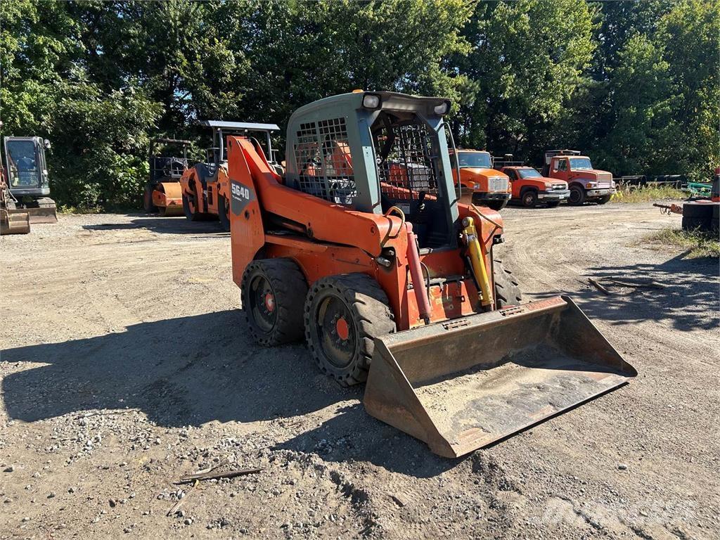 Gehl 5640E Гусеничные фронтальные погрузчики