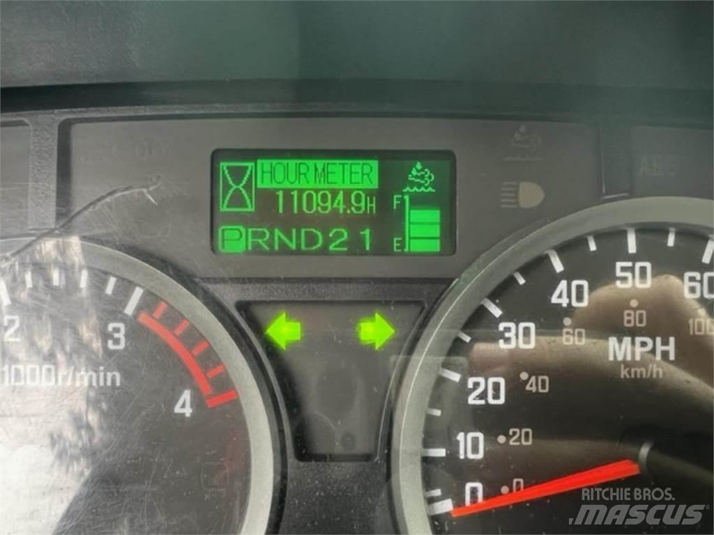 Isuzu NPR Грузовики-цистерны
