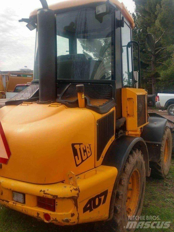 JCB 407 Фронтальные погрузчики