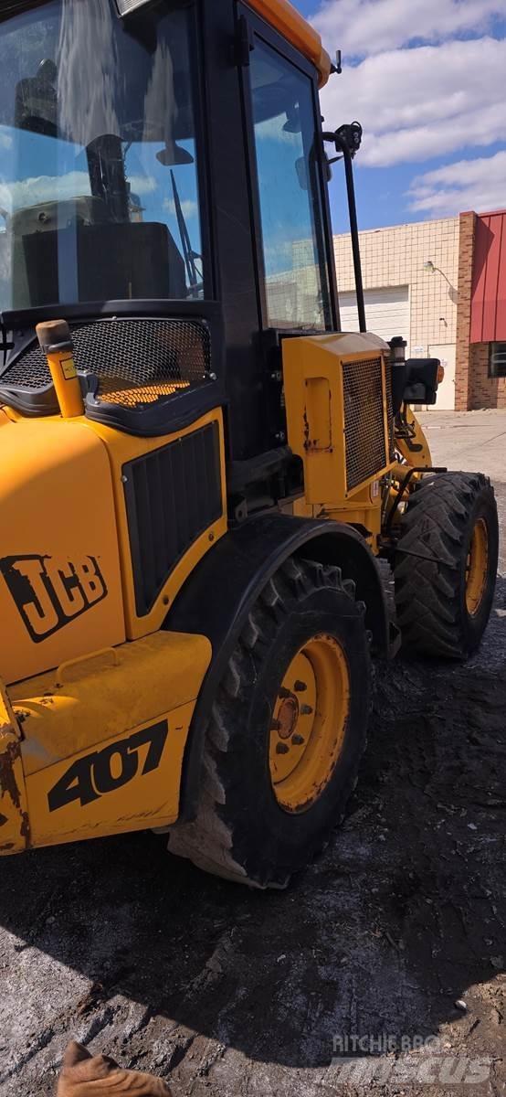 JCB 407 Фронтальные погрузчики