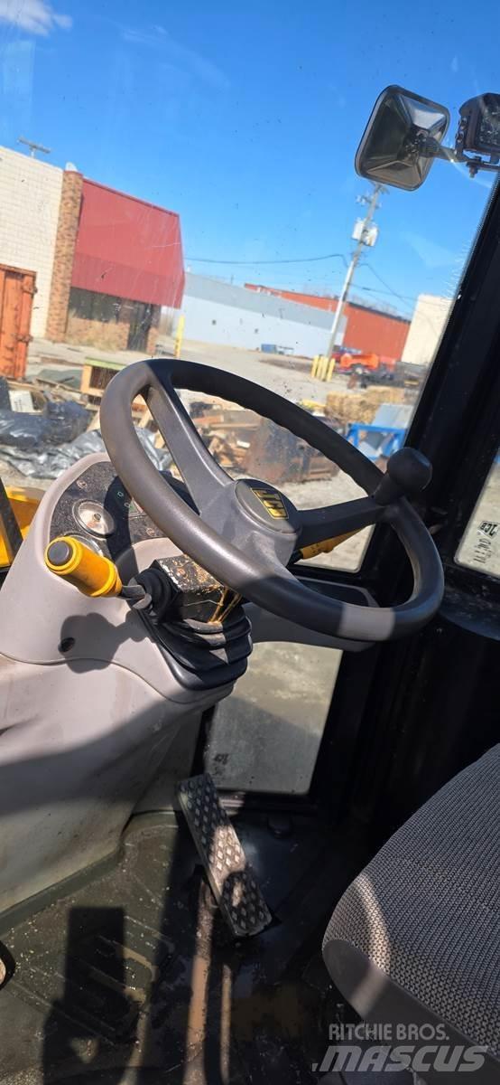 JCB 407 Фронтальные погрузчики