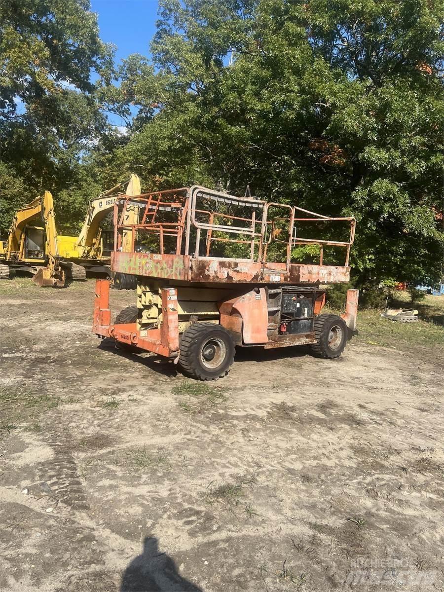 JLG 3394RT Ножничные подъемники