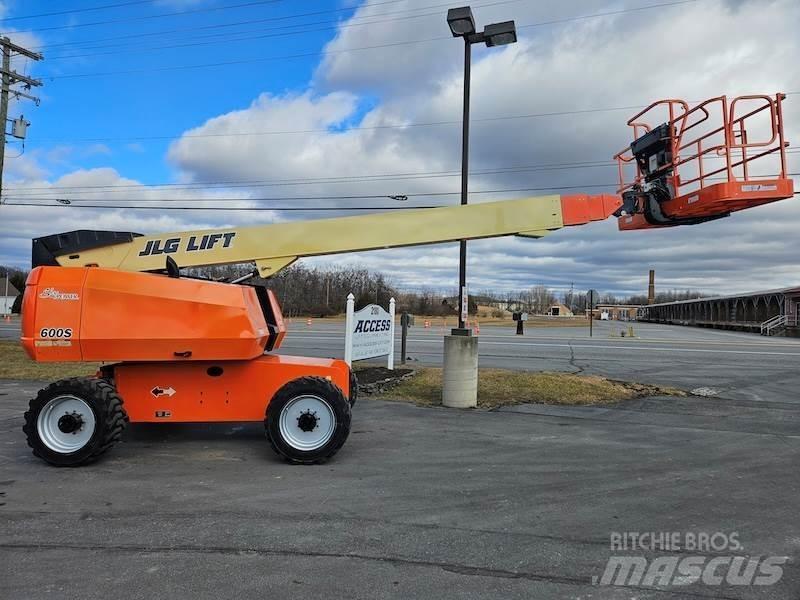 JLG 600S Телескопические подъемники