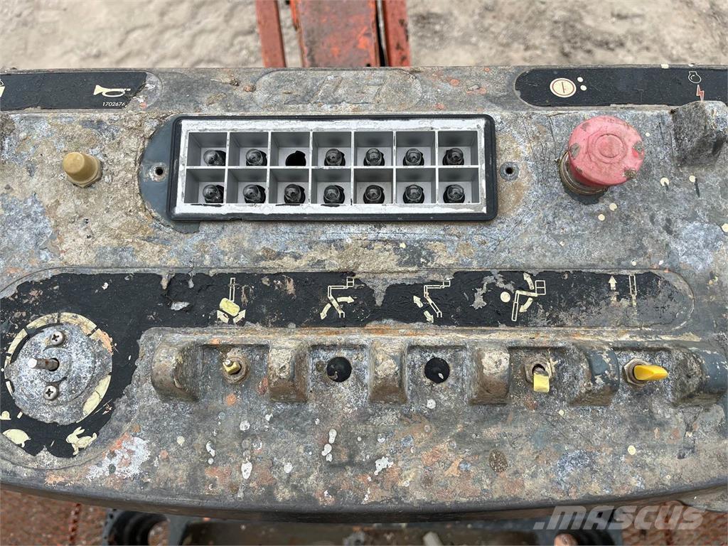 JLG 660SJ Разные подъемники и вышки