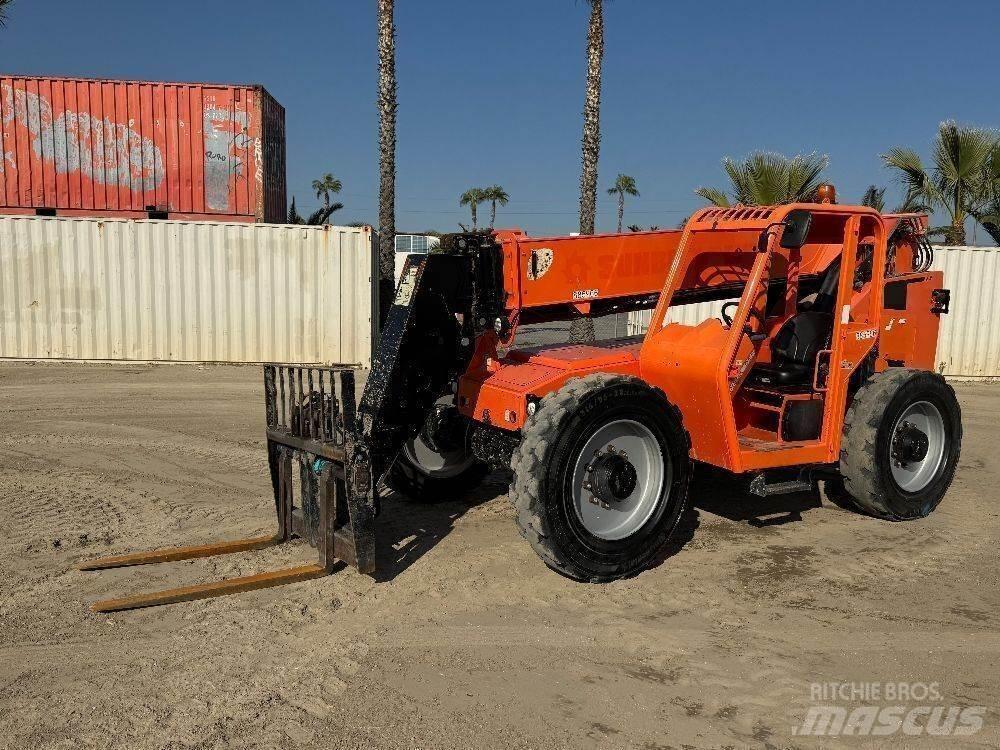 JLG 8042 Телескопические погрузчики
