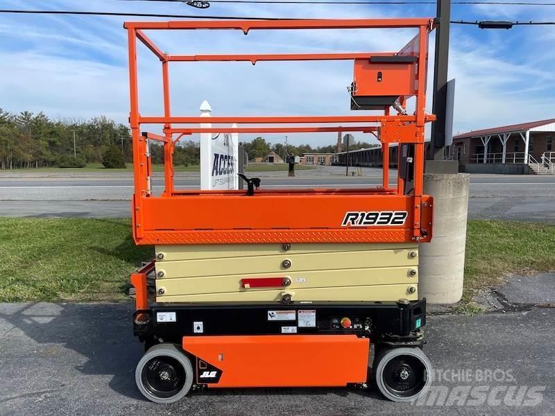 JLG R1932 Ножничные подъемники