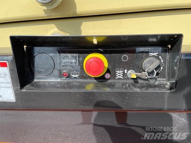 JLG R4045 Ножничные подъемники