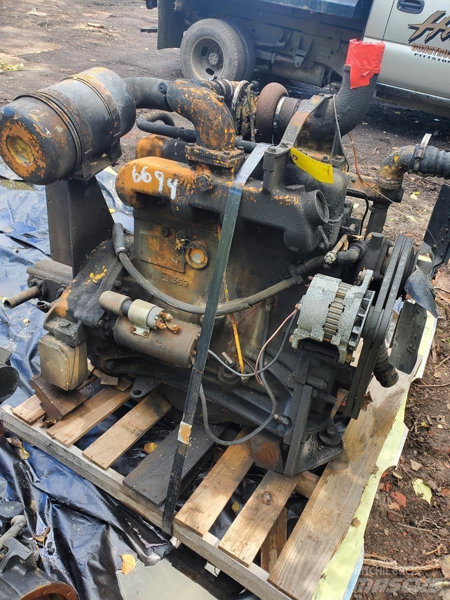 John Deere  Двигатели