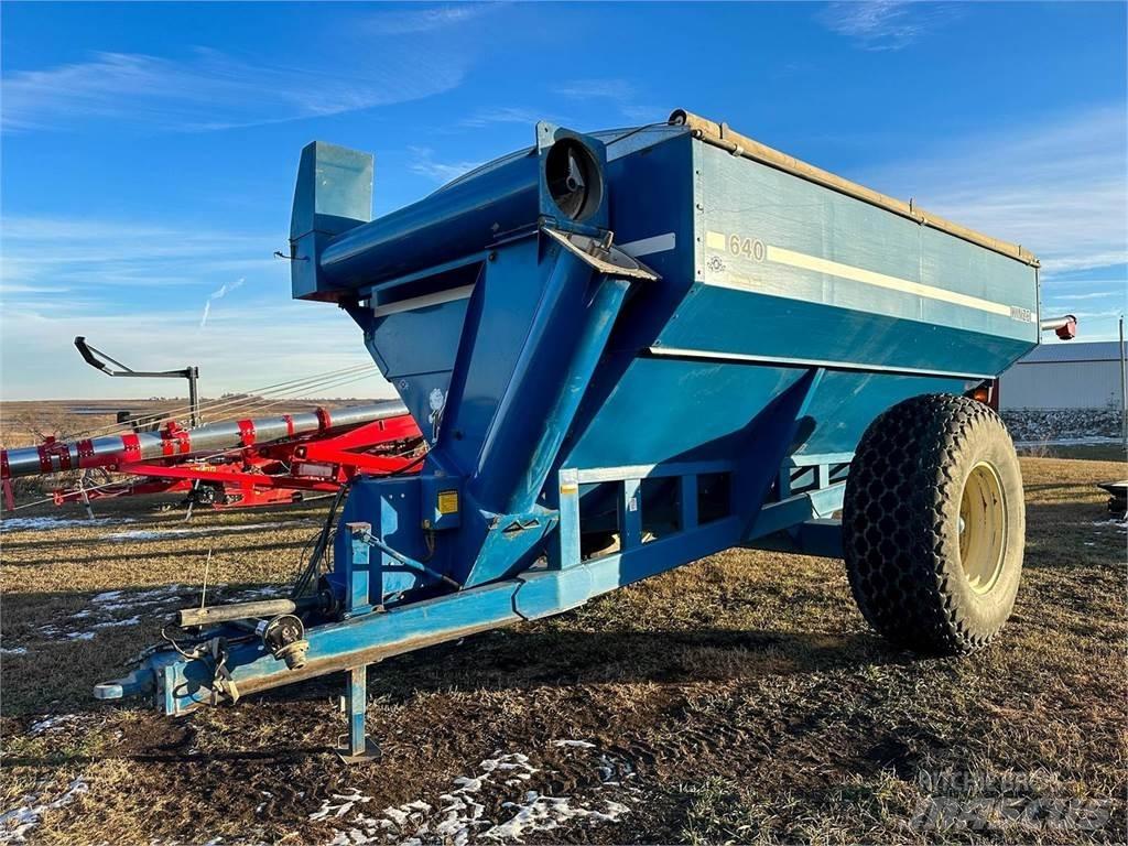 Kinze 640 Прицепы перегрузчики зерна