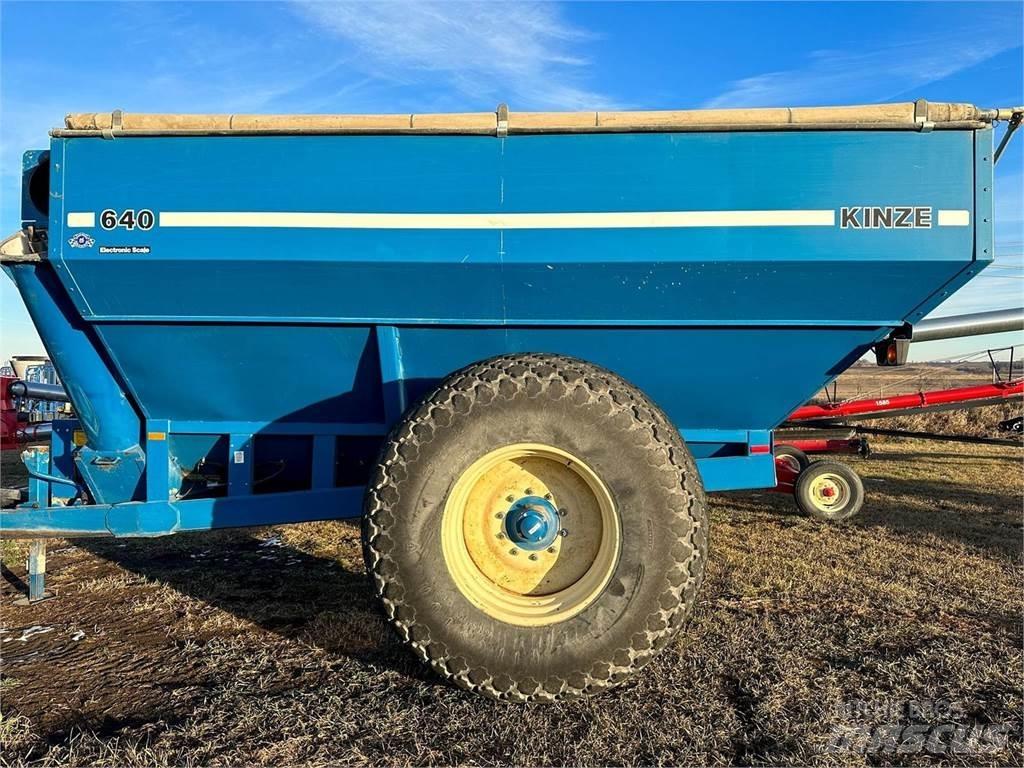 Kinze 640 Прицепы перегрузчики зерна
