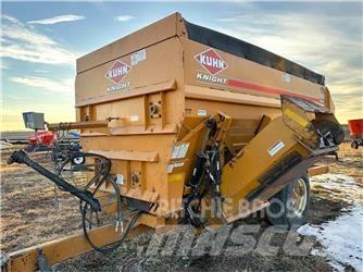 Kuhn 4142 Кормораздатчики
