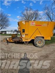 Kuhn 5144 Кормораздатчики