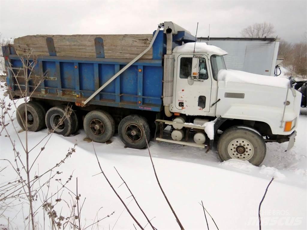 Mack CL613 Грузовики-Самосвалы
