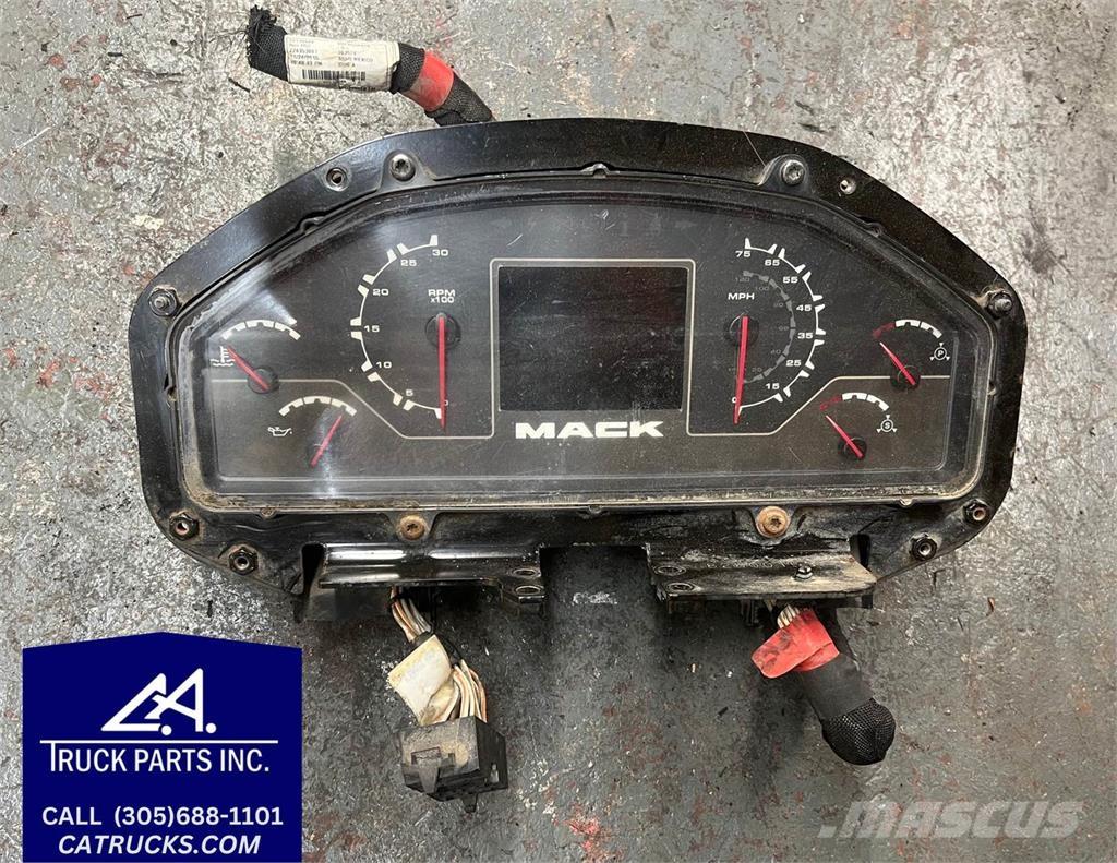 Mack LE613 Коммерческий транспорт - Другие