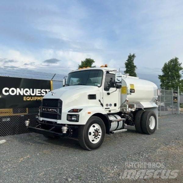 Mack MD642 Грузовики-цистерны