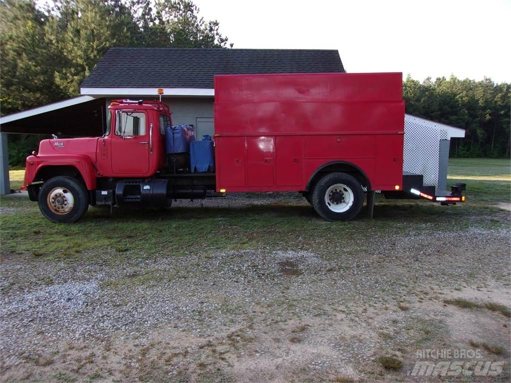 Mack Other Комбинированные дорожные машины