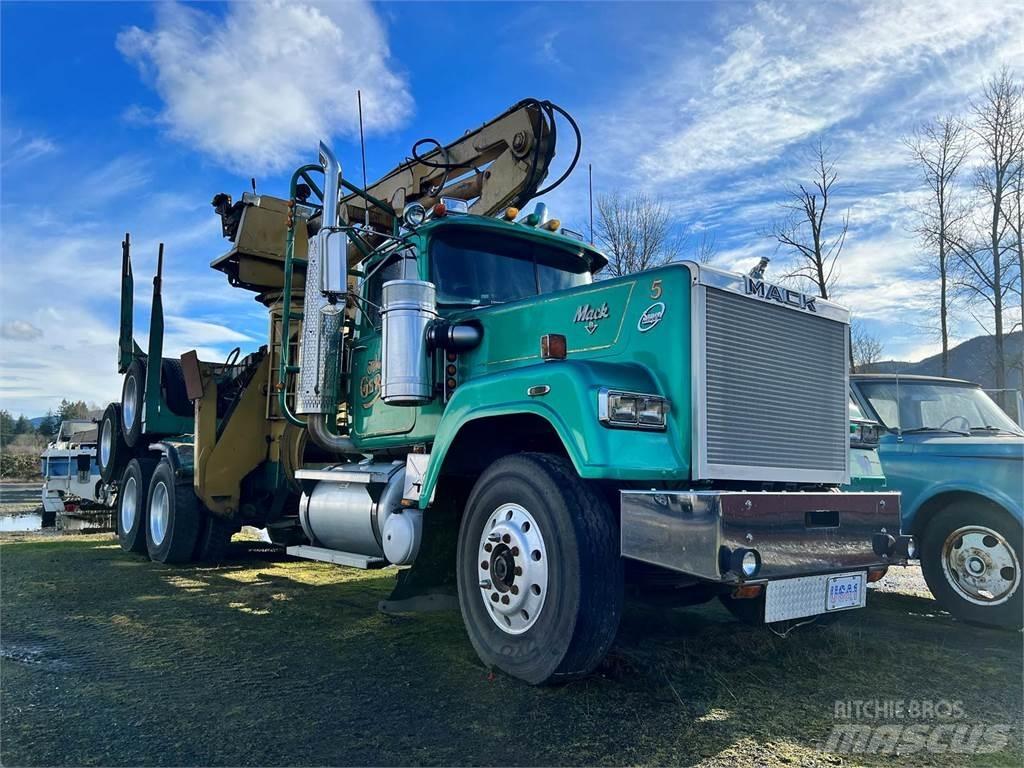 Mack RW700 Лесовозы / Сортиментовозы