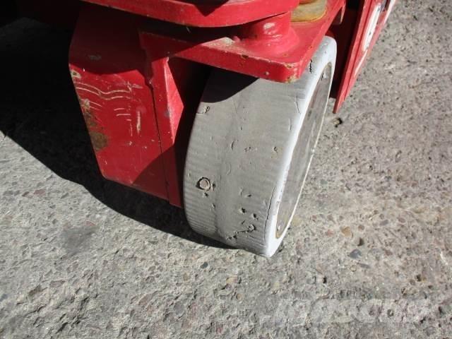 MEC 1330SE Ножничные подъемники