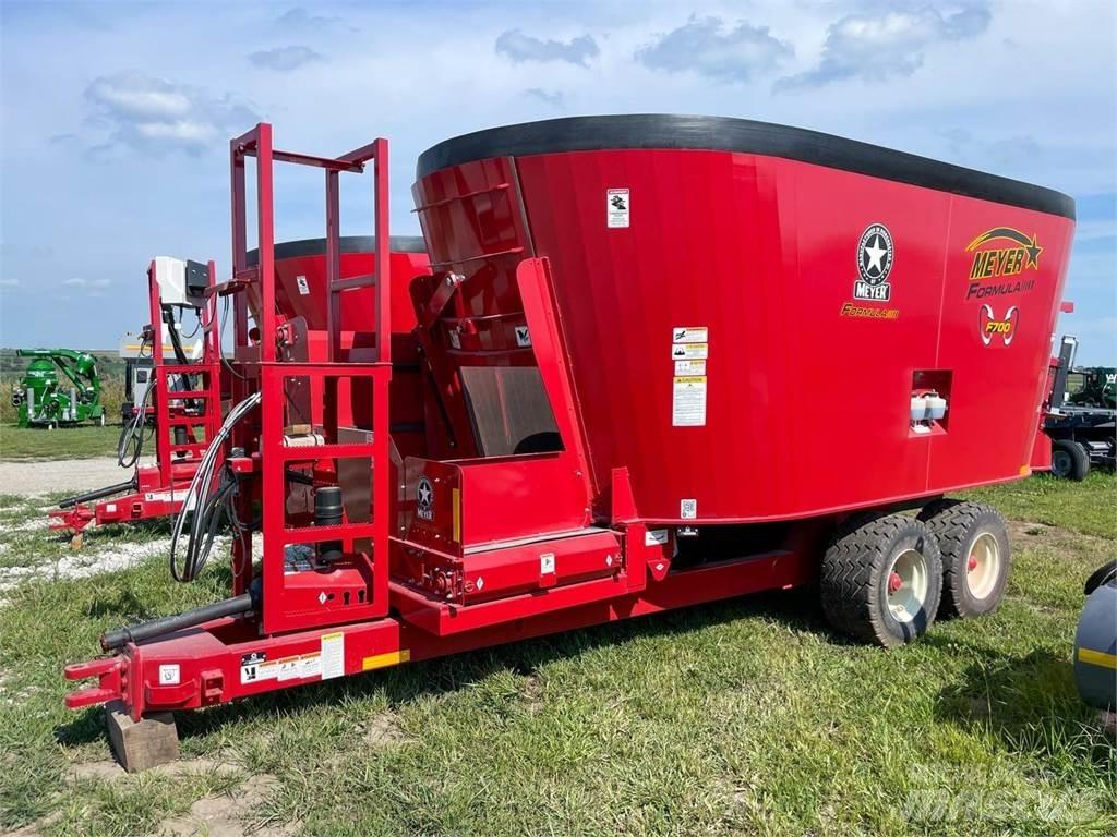 Meyer F700 Кормораздатчики