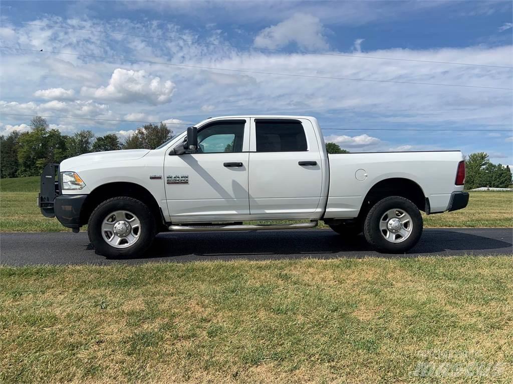 RAM 2500 Бортовые фургоны