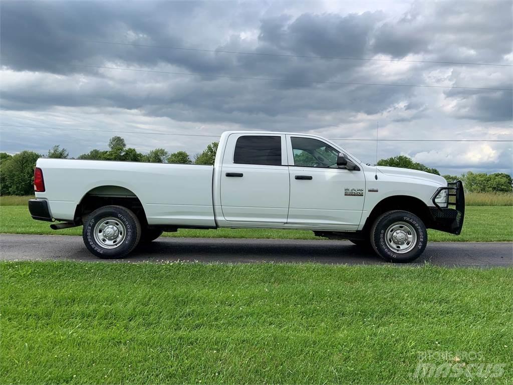 RAM 2500 Бортовые фургоны