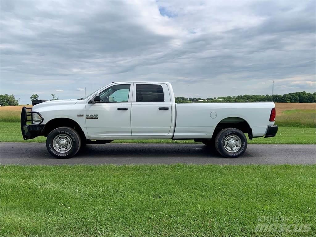 RAM 2500 Бортовые фургоны