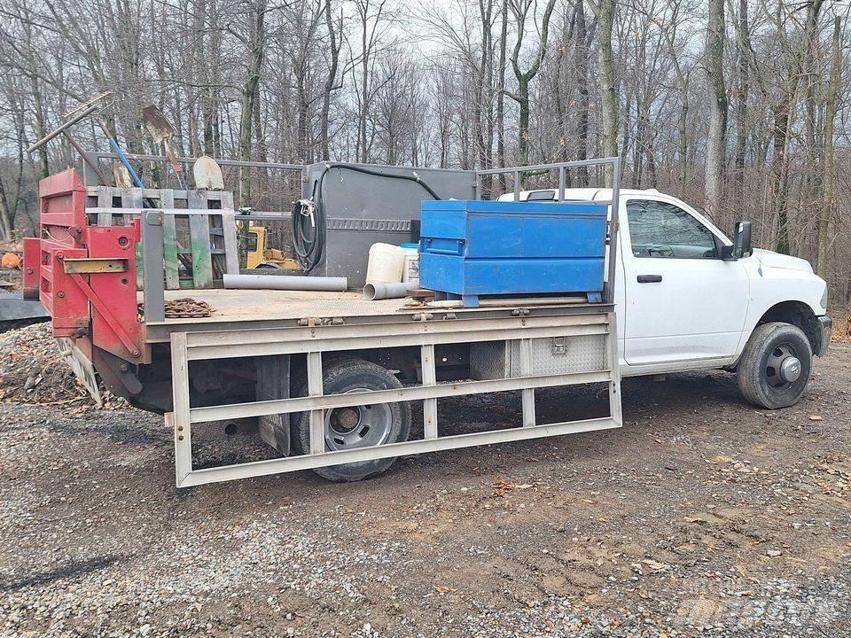 RAM 3500 Бортовые фургоны