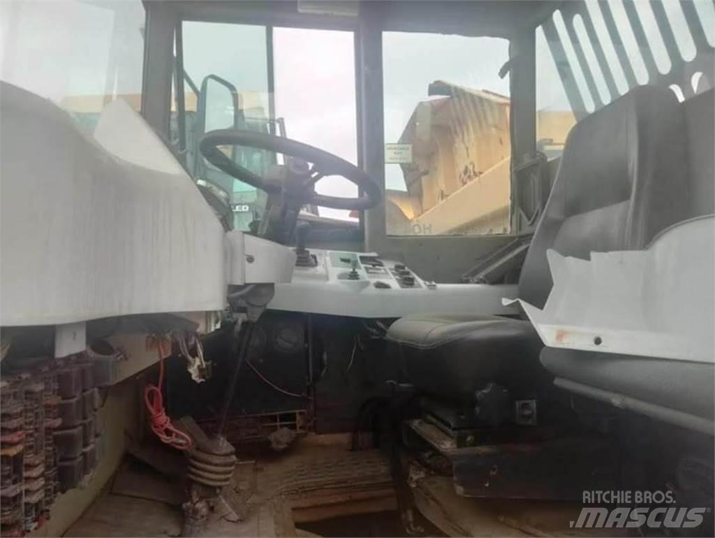 Terex TA30 Изотермический фургон