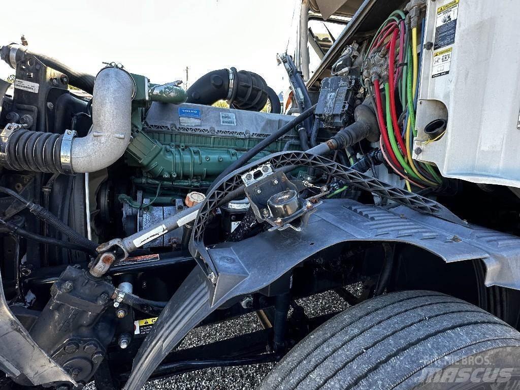 Volvo D13 Двигатели