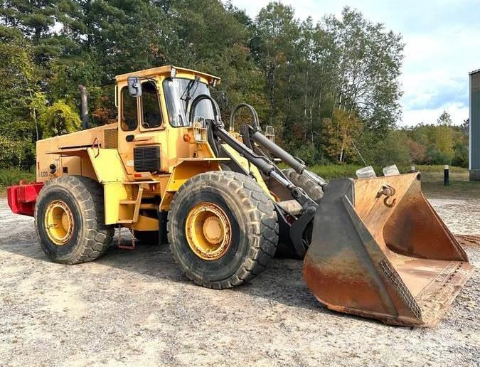 Volvo L120 Фронтальные погрузчики