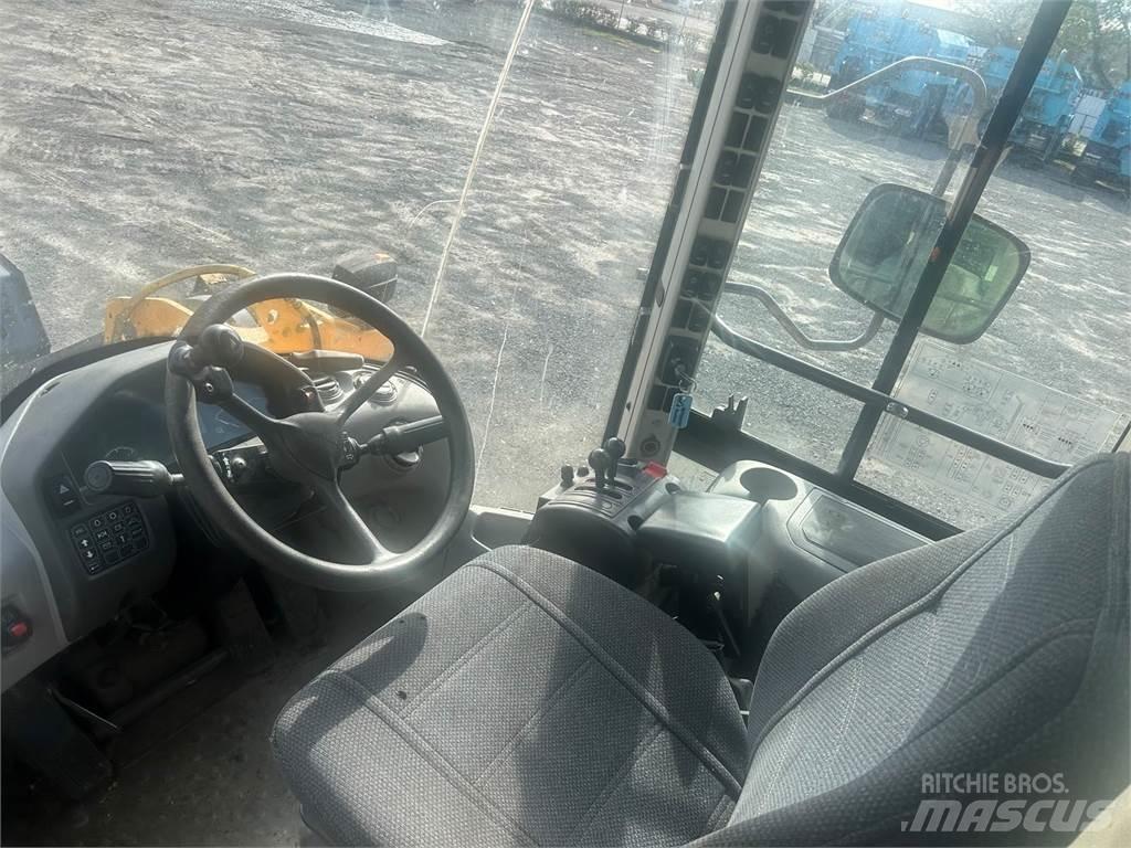 Volvo L70G Фронтальные погрузчики