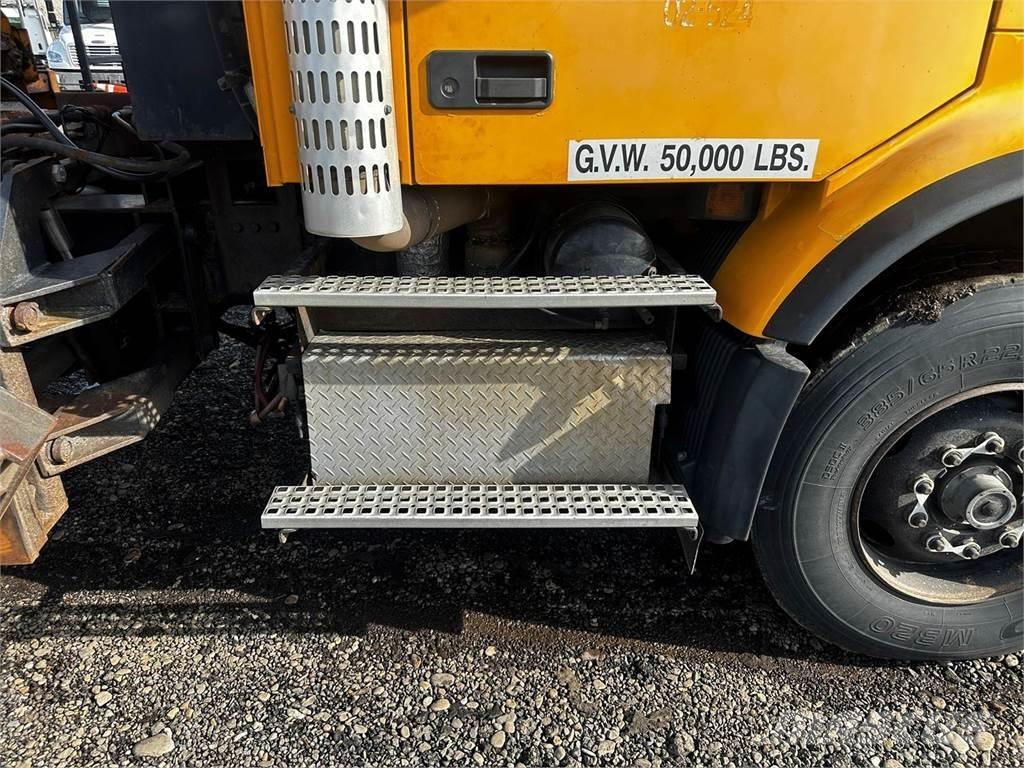 Volvo VHD Снежные отвалы и плуги