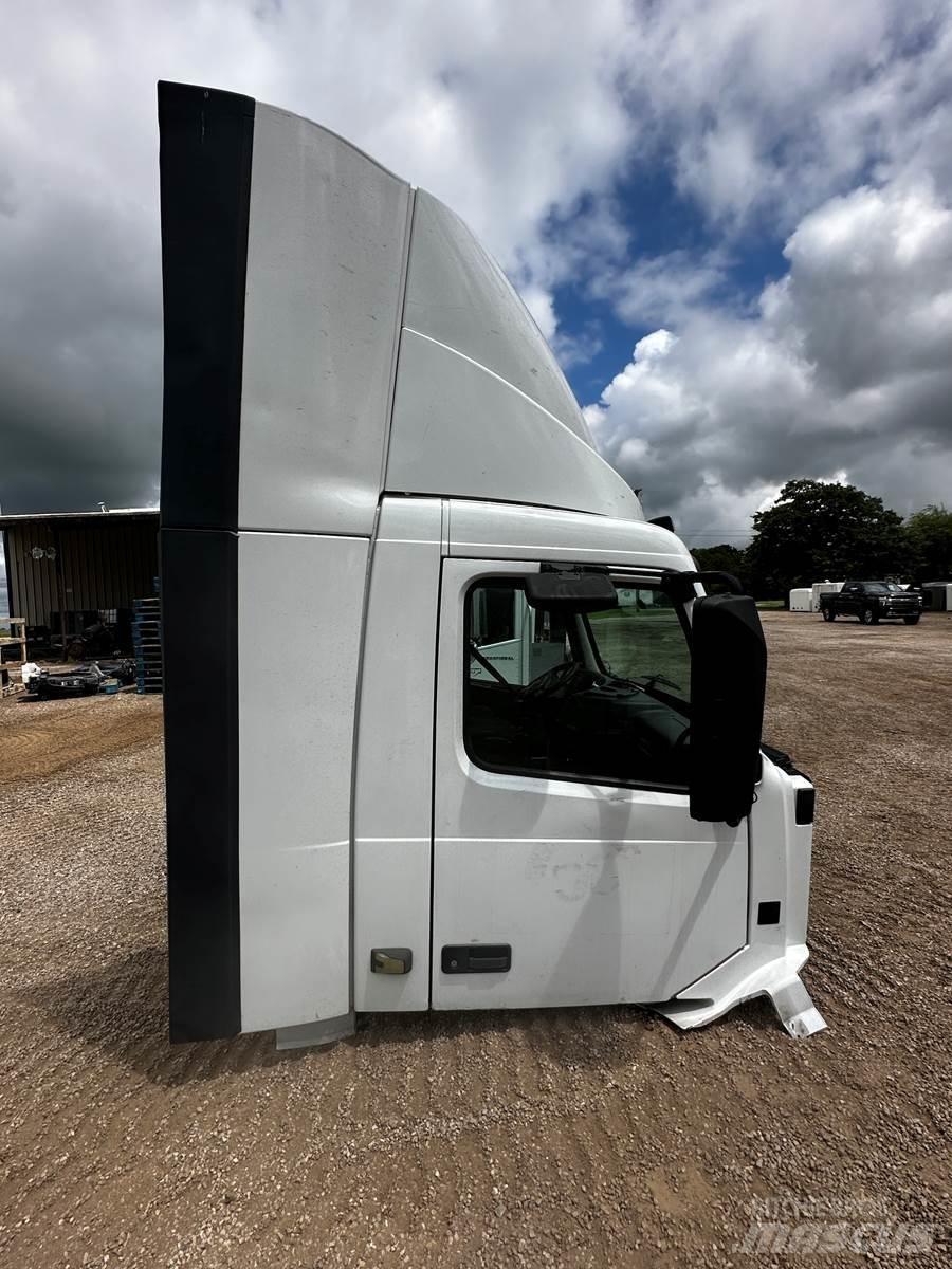 Volvo VNL Коммерческий транспорт - Другие