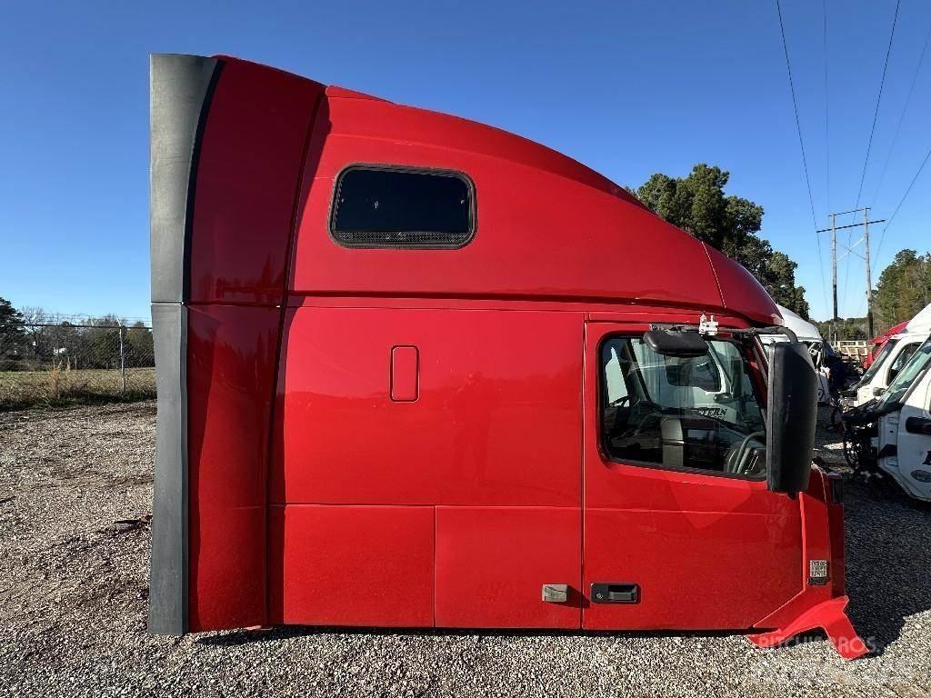 Volvo VNL Коммерческий транспорт - Другие