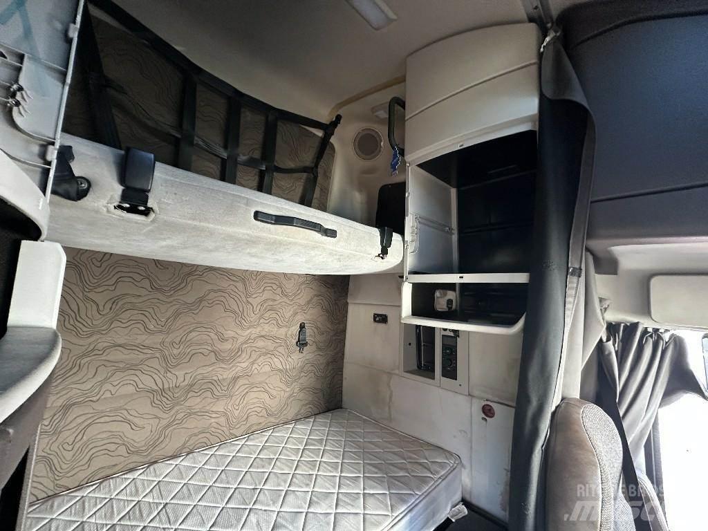 Volvo VNL Коммерческий транспорт - Другие