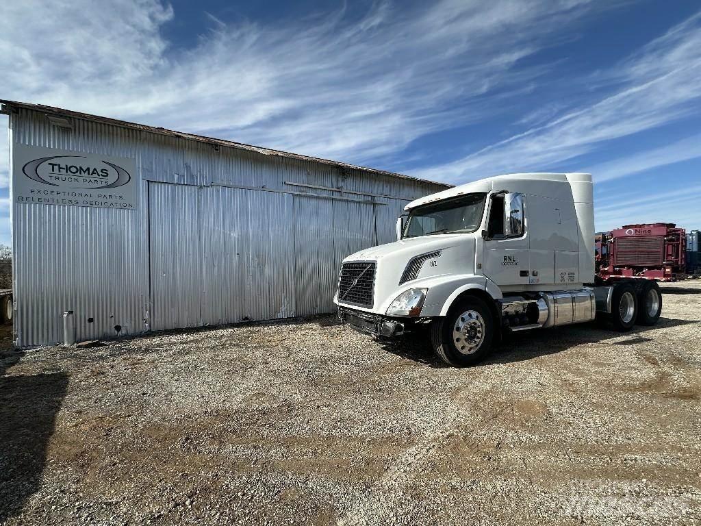 Volvo VNL Грузовые эвакуаторы