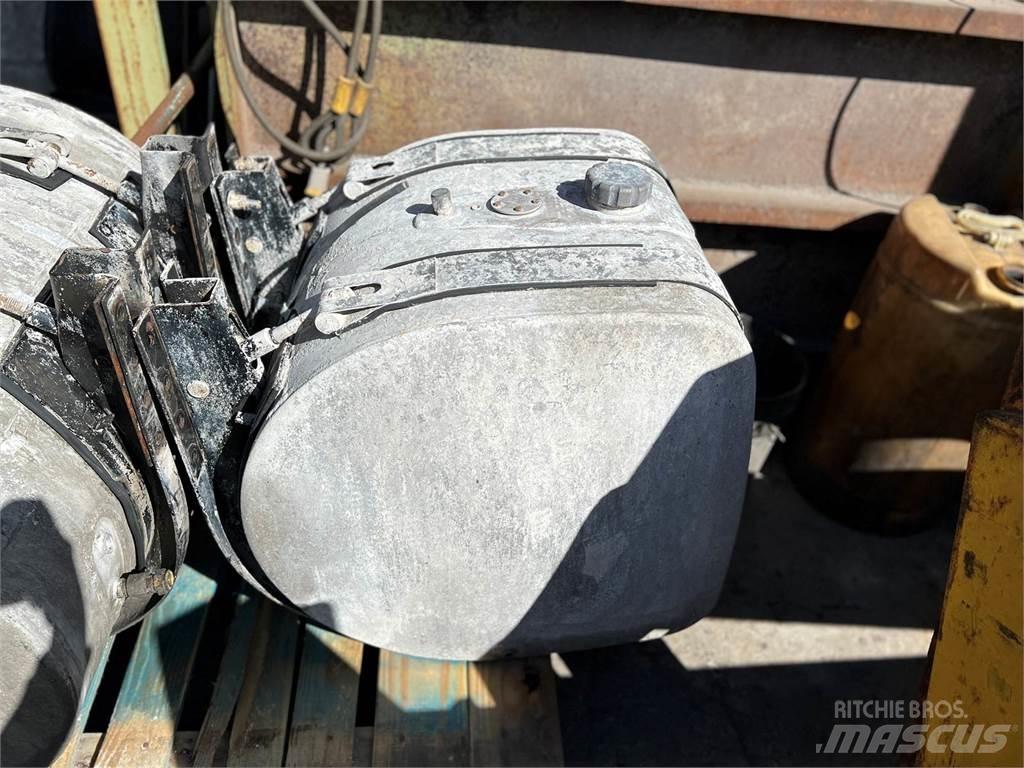 Volvo VNM Грузовики-цистерны