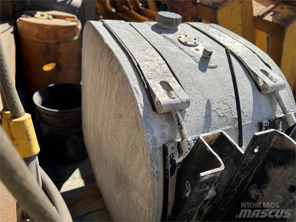 Volvo VNM Грузовики-цистерны