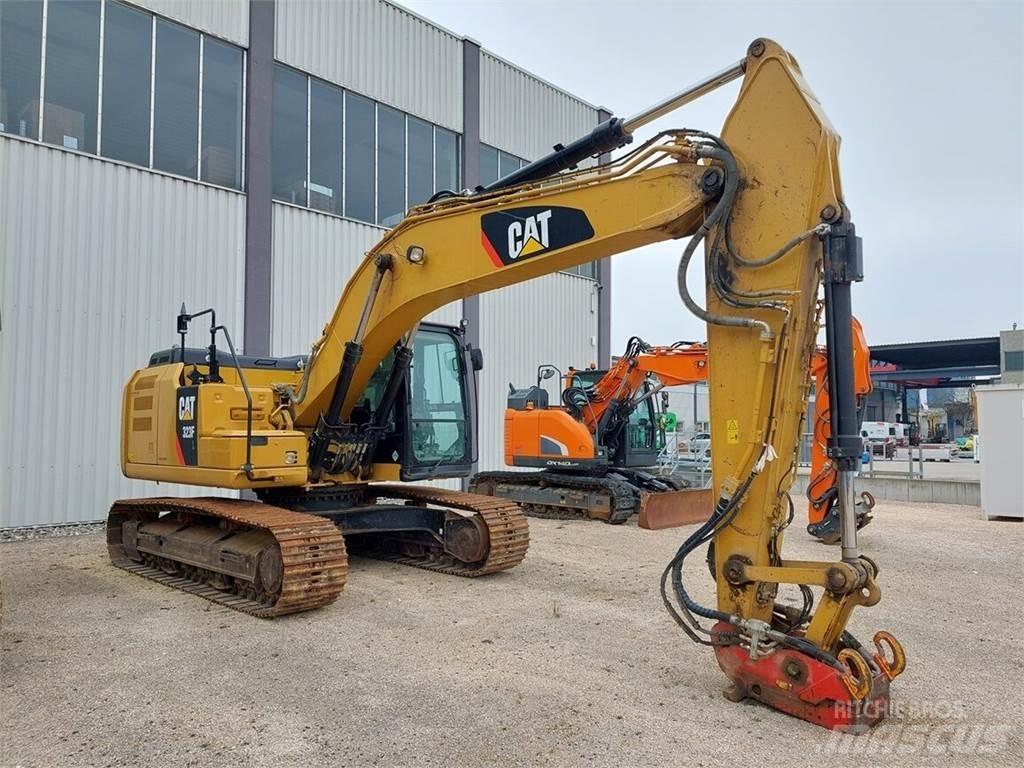 CAT 323F Гусеничные экскаваторы