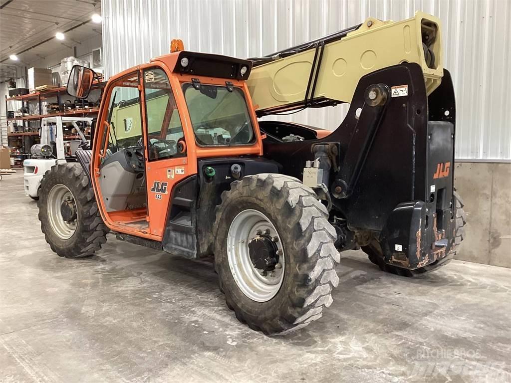 JLG 742 Телескопические погрузчики