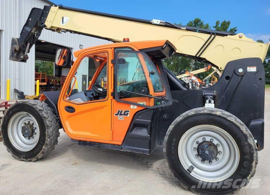 JLG 742 Телескопические погрузчики