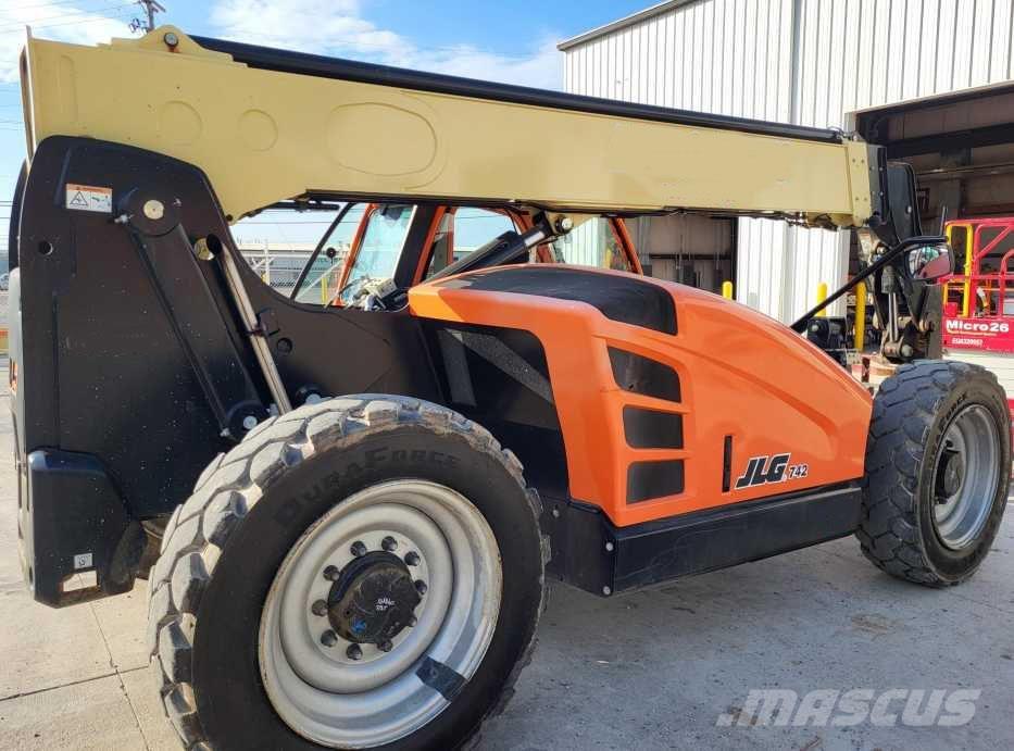 JLG 742 Телескопические погрузчики