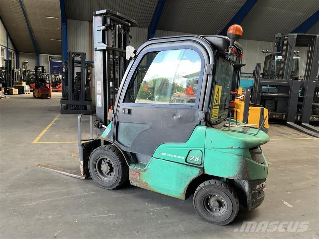 Mitsubishi FD25N Дизельные погрузчики