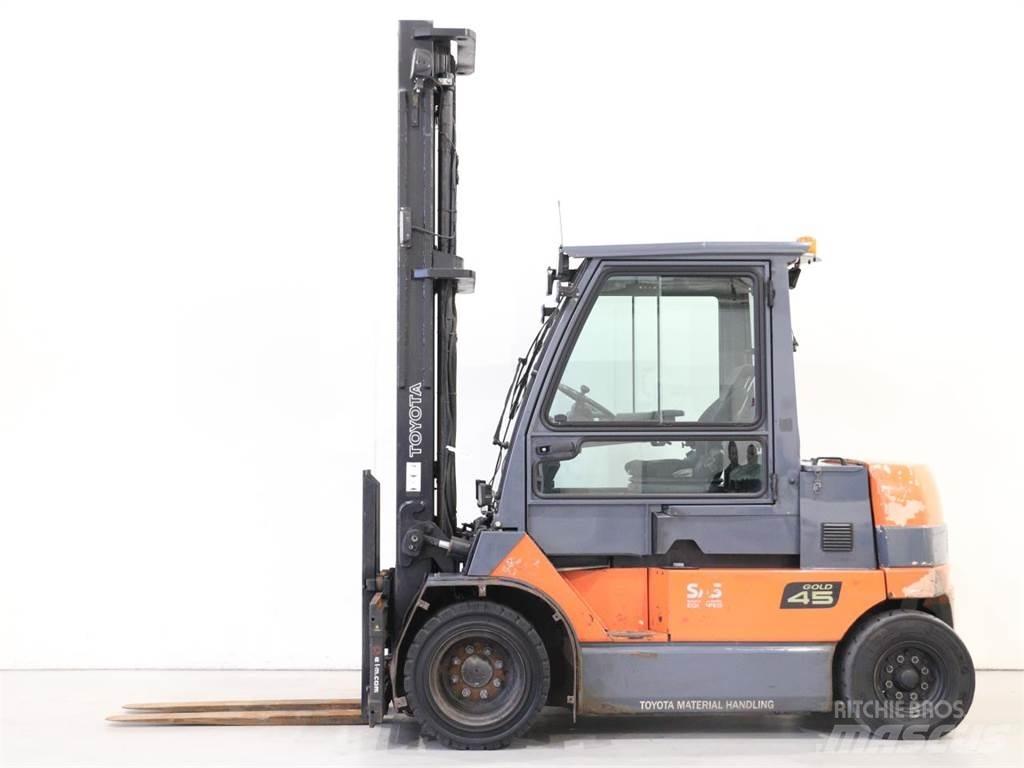 Toyota 7FBMF45 Другие складские механизмы