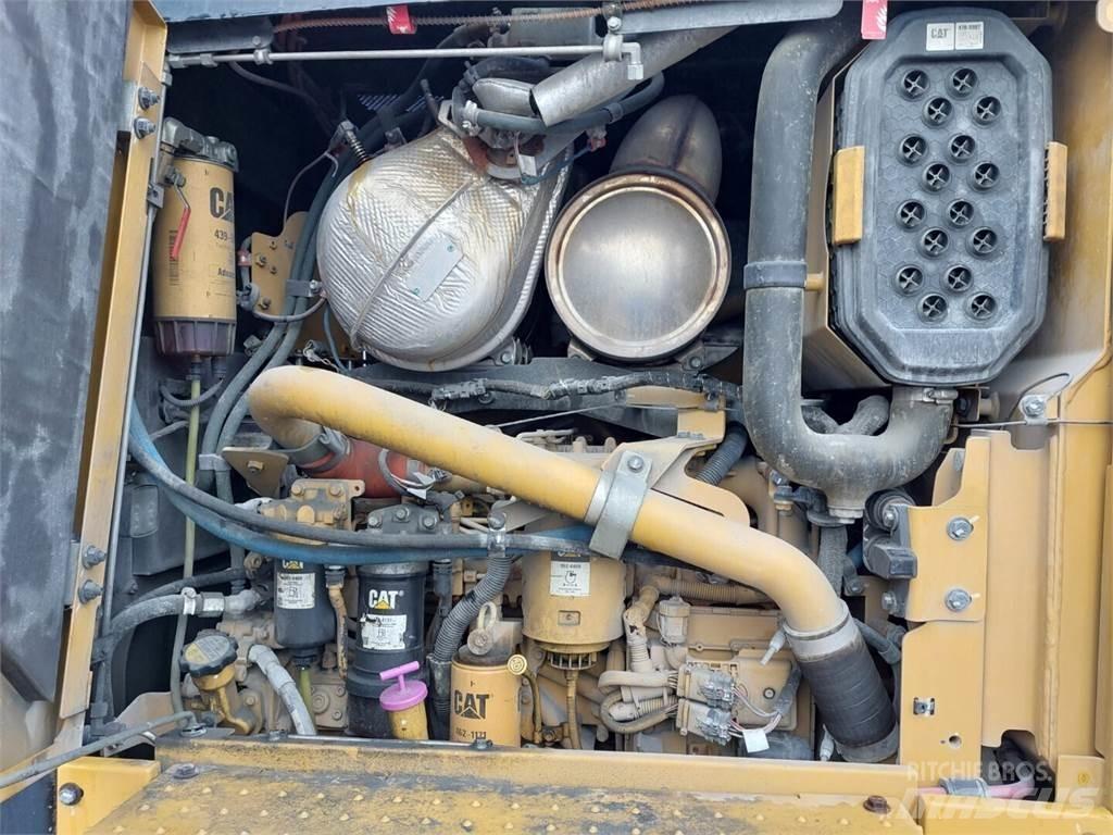 CAT 120 Грейдеры