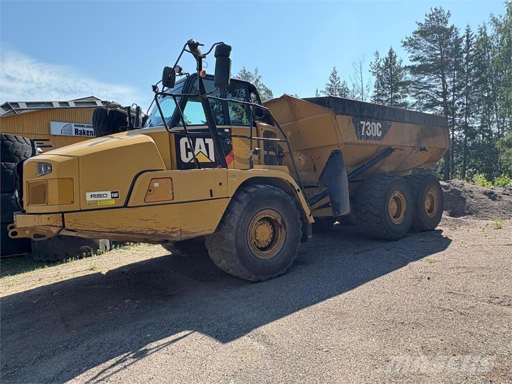 CAT 730 C Шарнирно-сочленённые самосвалы