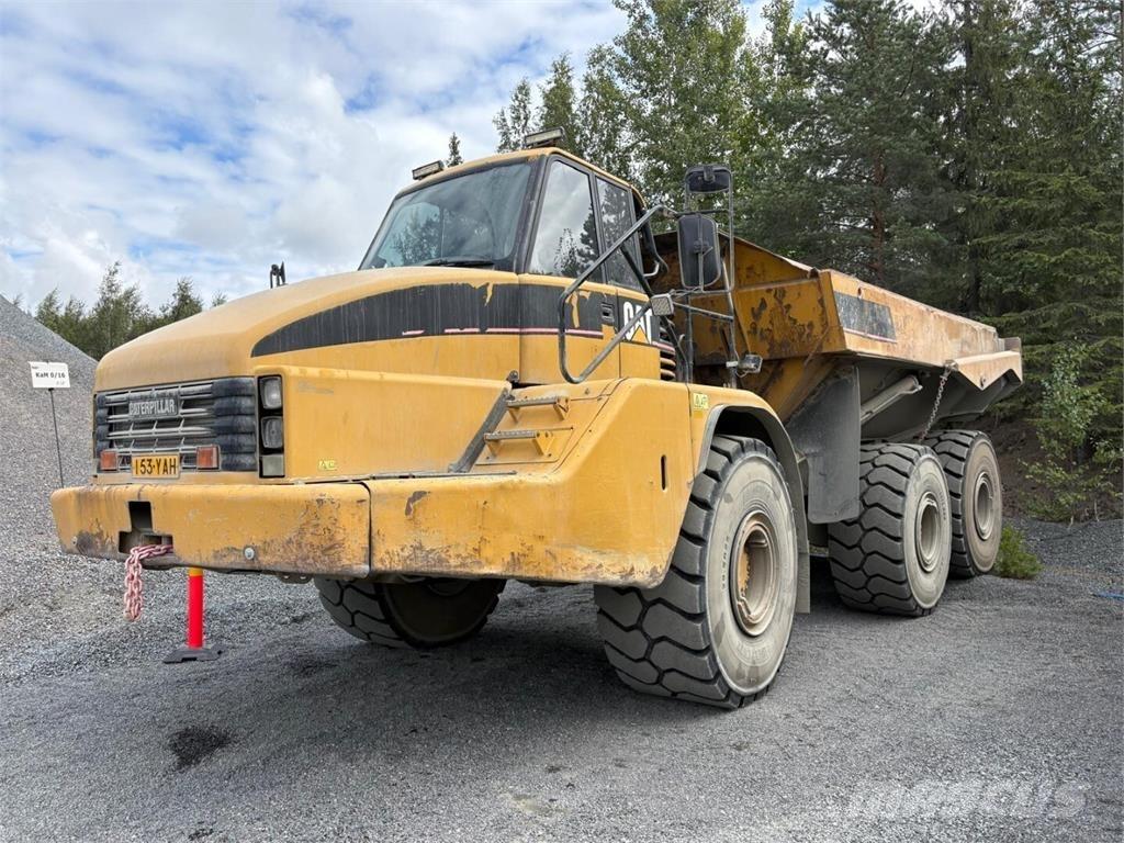 CAT 740 Шарнирно-сочленённые самосвалы