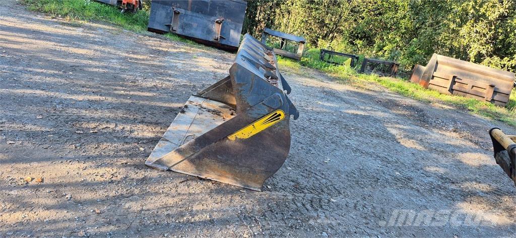 CAT 906M Фронтальные погрузчики