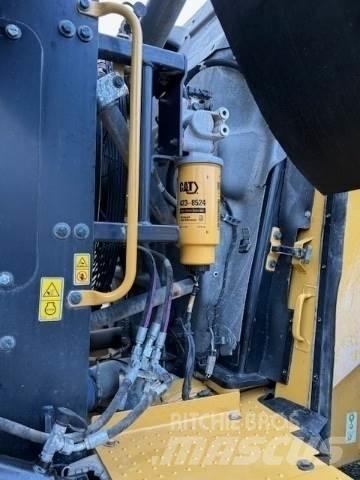 CAT 982M Фронтальные погрузчики